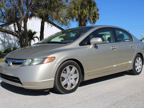 Used 2007 Honda Civic LX image 2