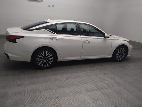 Used 2023 Nissan Altima 2.5 SV w/ SV Premium Package FWD image 10