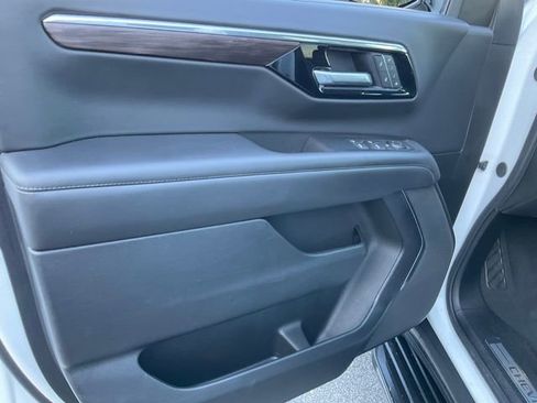 Used 2025 Chevrolet Tahoe LT image 7