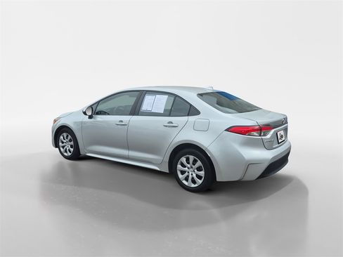 Used 2023 Toyota Corolla LE image 6
