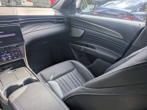 Used 2023 Maserati Grecale GT AWD/4WD image 16