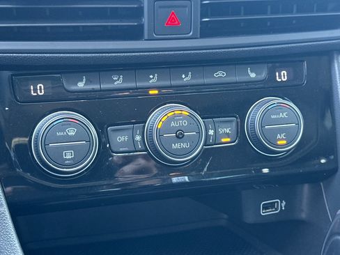 Used 2019 Volkswagen Jetta SE FWD image 18