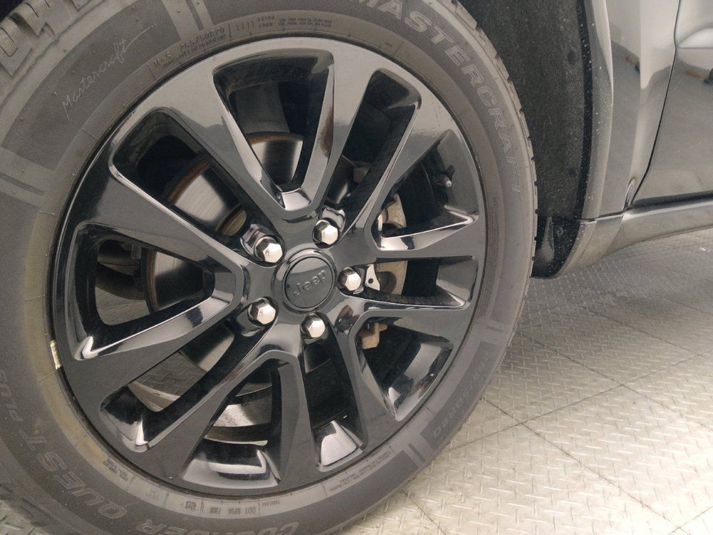 Used 2020 Jeep Grand Cherokee Altitude AWD/4WD image 31