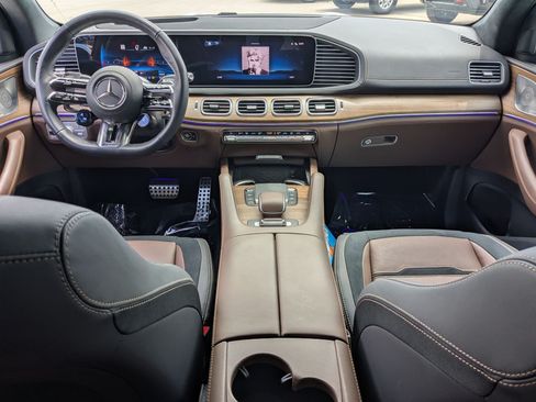 Used 2025 Mercedes-Benz GLS 63 AMG 4MATIC image 31