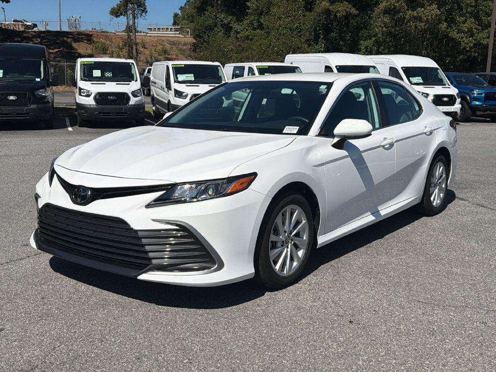 Used 2024 Toyota Camry LE FWD image 3