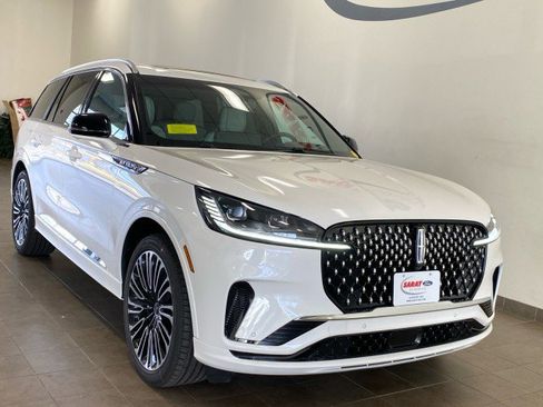 New 2025 Lincoln Aviator Black Label image 2