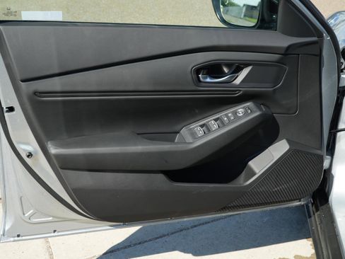 Used 2025 Honda Accord SE image 13