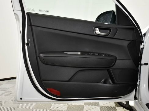 Used 2020 Kia Optima S image 16