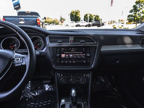 Used 2020 Volkswagen Tiguan SE AWD/4WD image 24