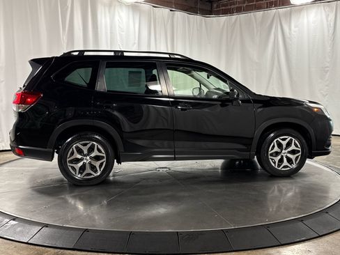 Used 2023 Subaru Forester Premium w/ Popular Package #1 AWD/4WD image 6