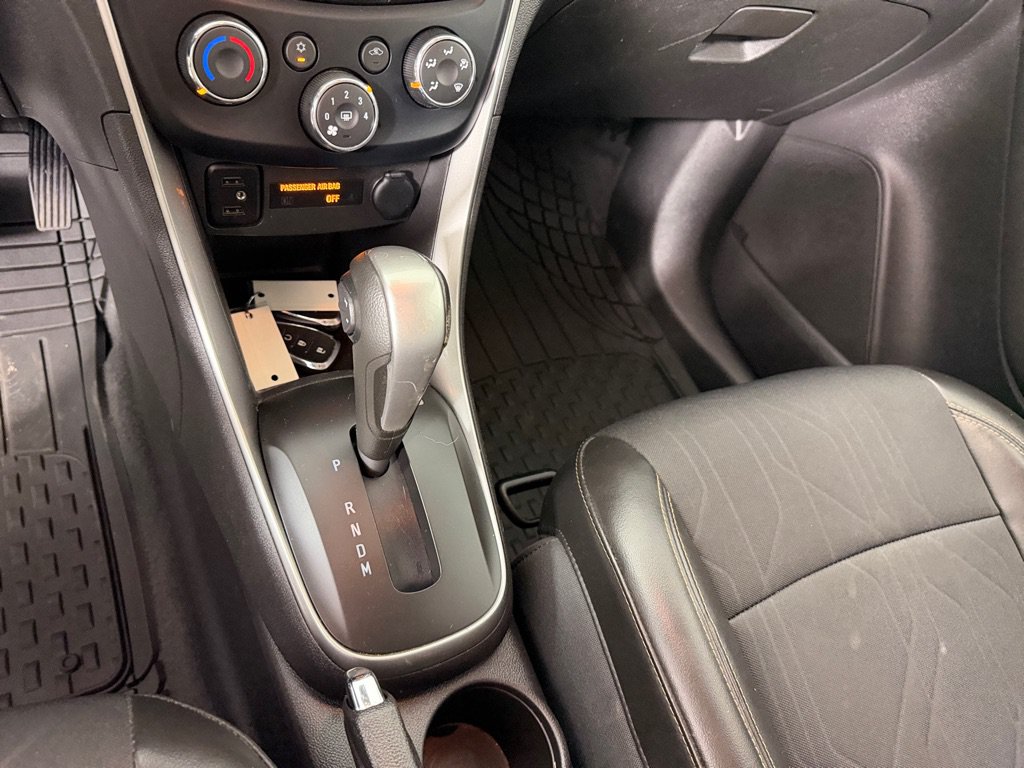 Used 2020 Chevrolet Trax LT w/ Driver Confidence Package FWD image 18