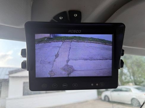 Used 2017 Ford E-450 and Econoline 450 Super Duty w/ Power Windows & Locks Group image 15