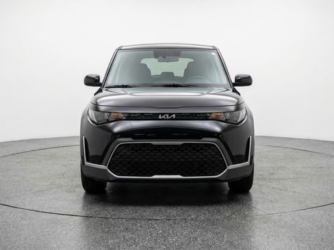 Used 2025 Kia Soul LX w/ LX Technology Package image 2