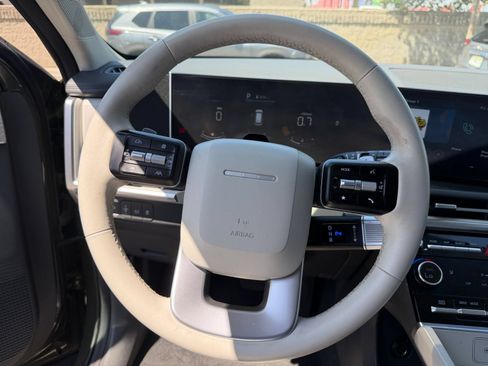 Used 2025 Hyundai Santa Fe SEL FWD image 30