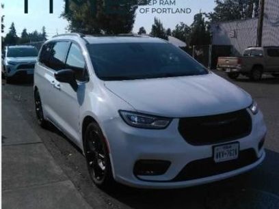 Used 2025 Chrysler Pacifica Limited