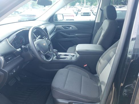 Used 2021 Chevrolet Traverse LS FWD image 10