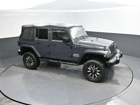 Used 2017 Jeep Wrangler Unlimited Sport w/ Connectivity Group AWD/4WD image 32