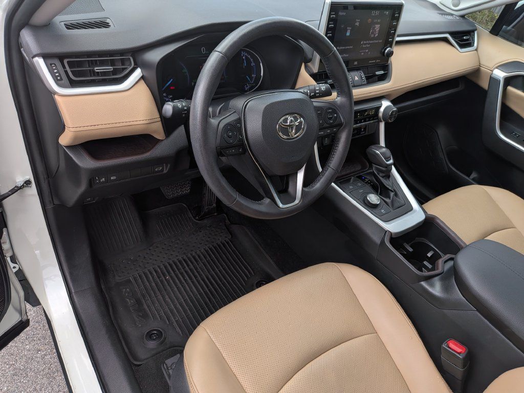 Used 2022 Toyota RAV4 Limited AWD/4WD image 11