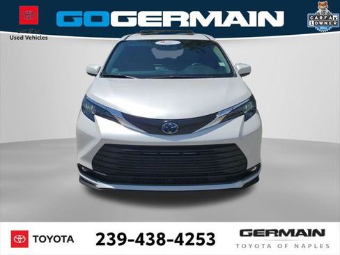 Certified 2025 Toyota Sienna XLE FWD image 2