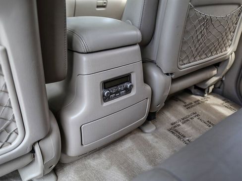 Used 2003 Toyota Land Cruiser image 28