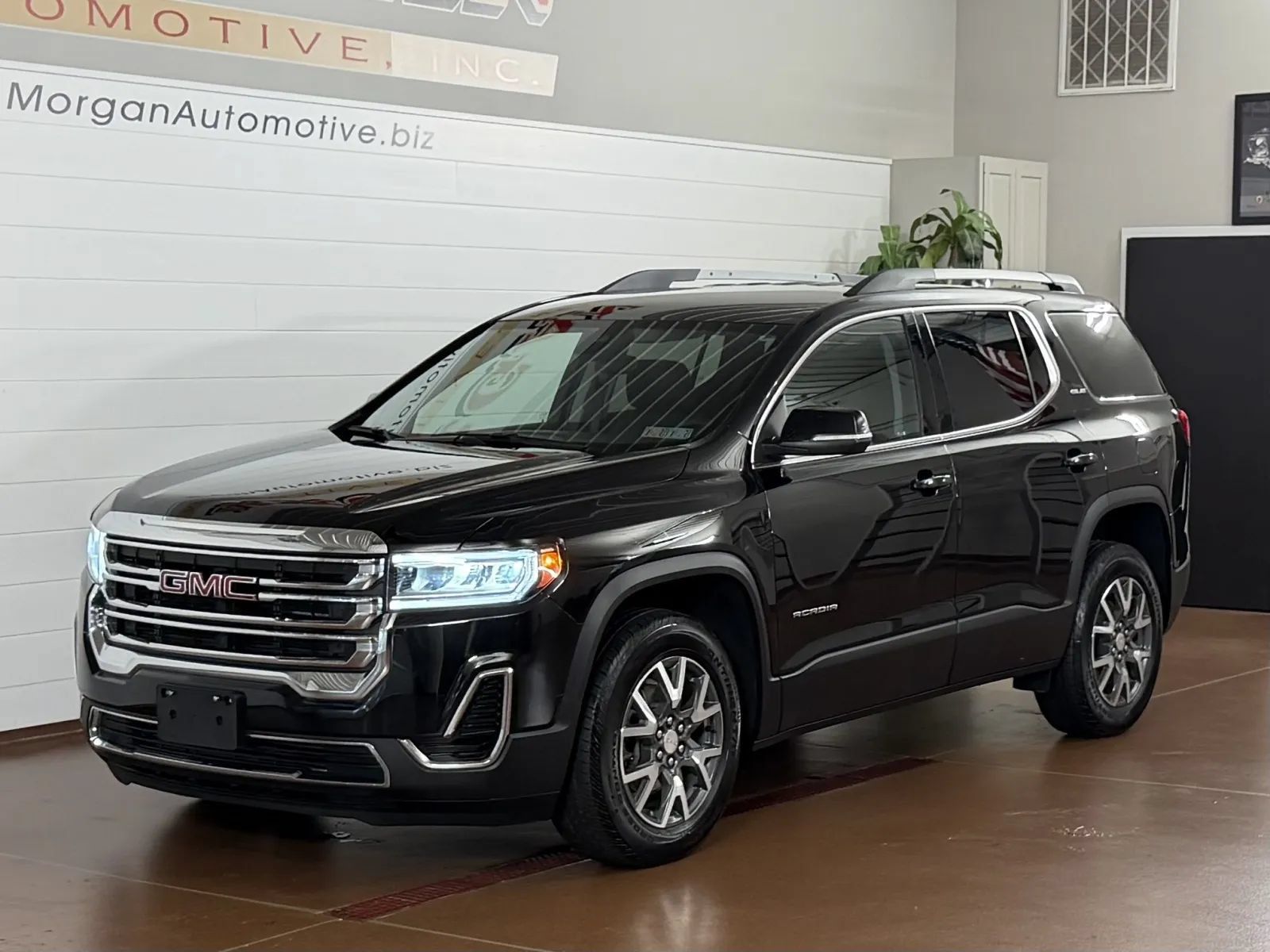 Used 2023 GMC Acadia SLE w/ Driver Convenience Package AWD/4WD image 7