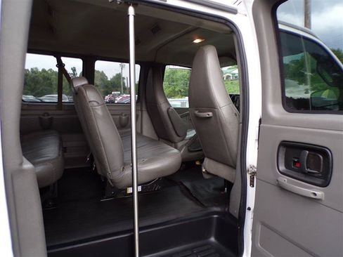 Used 2017 Chevrolet Express 3500 LS RWD image 23