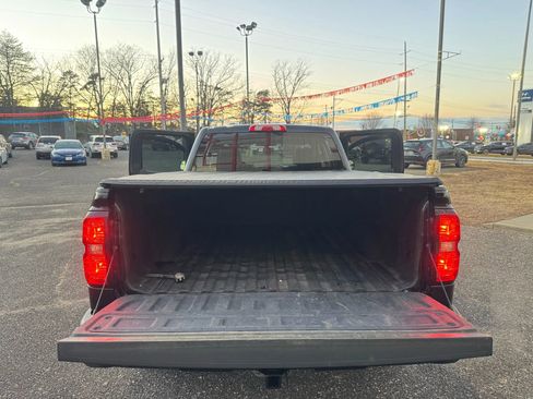 Used 2018 Chevrolet Silverado 1500 LT w/ Midnight Edition image 14