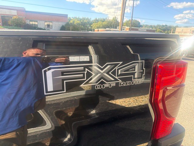 Used 2022 Ford F250 XLT w/ Black Appearance Package AWD/4WD image 6