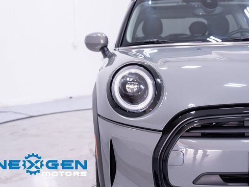 Used 2023 MINI Cooper 2-Door Hardtop image 5