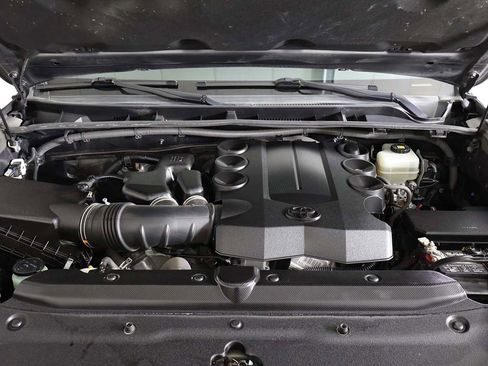 Used 2018 Toyota 4Runner TRD Off-Road Premium image 18