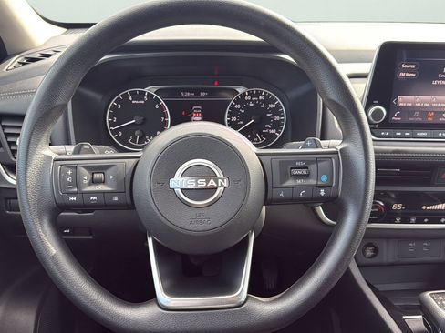Used 2024 Nissan Rogue SV FWD image 14
