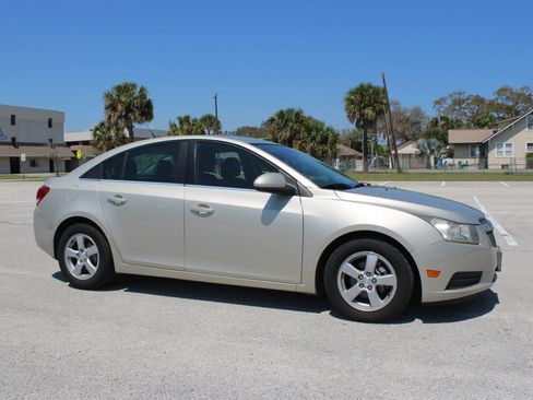 Used 2013 Chevrolet Cruze LT image 21