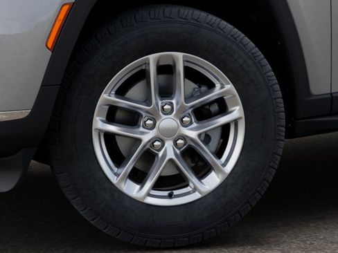 New 2026 Jeep Grand Cherokee L 2WD image 8