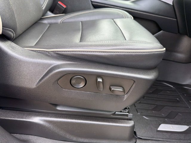 Used 2022 GMC Yukon SLT w/ SLT Premium Package RWD image 16
