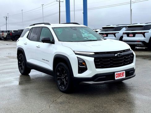 Used 2025 Chevrolet Equinox LT w/ Safety and Technology Package image 4