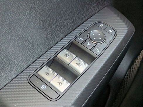 New 2025 Mitsubishi Outlander SE image 26