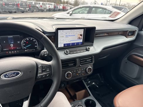 Used 2023 Ford Maverick Lariat w/ Lariat Luxury Package image 23