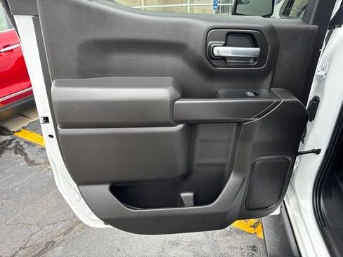 Used 2021 Chevrolet Silverado 1500 LT AWD/4WD image 17
