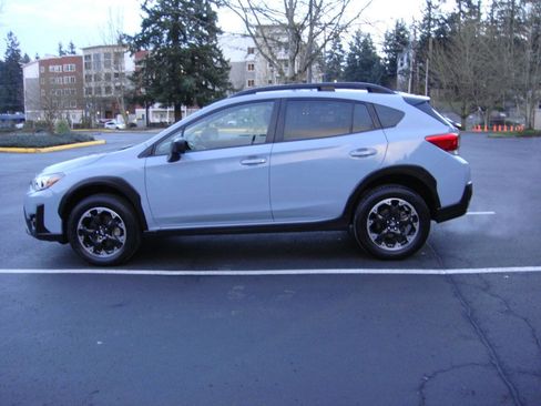 Used 2021 Subaru Crosstrek 2.0i image 9