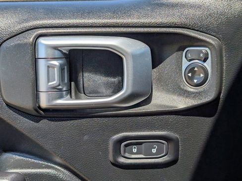 Used 2019 Jeep Wrangler Unlimited Sport S image 23