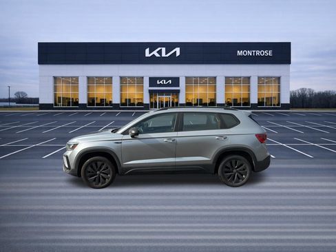 Used 2024 Volkswagen Taos S FWD image 8