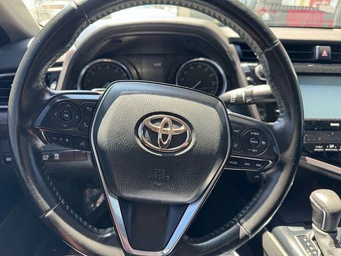 Used 2020 Toyota Camry SE FWD image 12