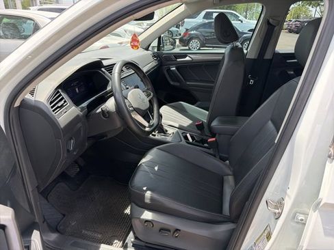 Used 2022 Volkswagen Tiguan SE FWD image 7