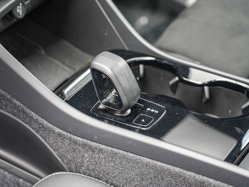 Used 2023 Volvo C40 P8 Recharge Plus AWD/4WD image 19