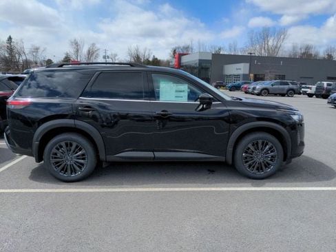 New 2026 Nissan Pathfinder SL w/ SL Premium Package AWD/4WD image 5