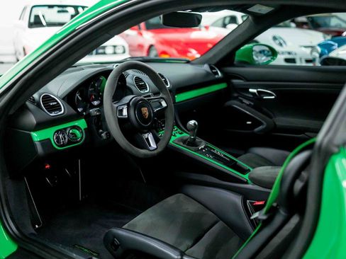 Used 2023 Porsche 718 Cayman GTS RWD image 2