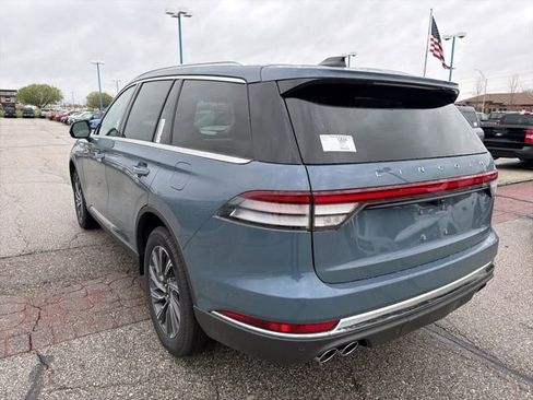 New 2026 Lincoln Aviator AWD image 8