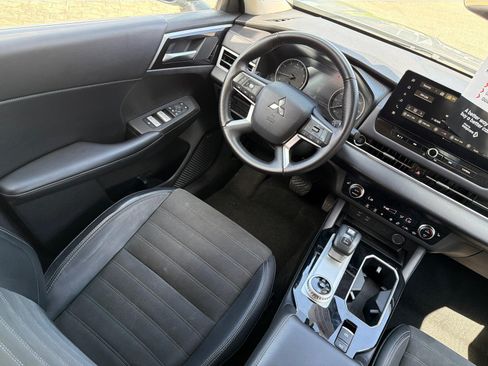 Used 2025 Mitsubishi Outlander SE AWD/4WD image 20