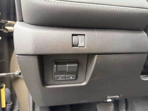 Used 2024 Chevrolet Colorado LT w/ LT Convenience Package AWD/4WD image 24