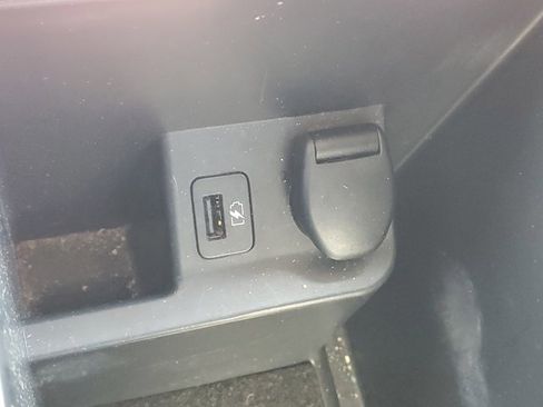 Certified 2020 Nissan Rogue SV image 19